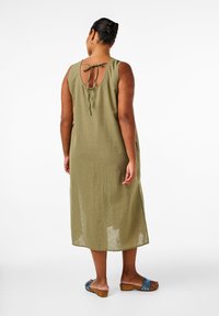 Zizzi ÄRMELLOSES - Dienas kleita - deep lichen green