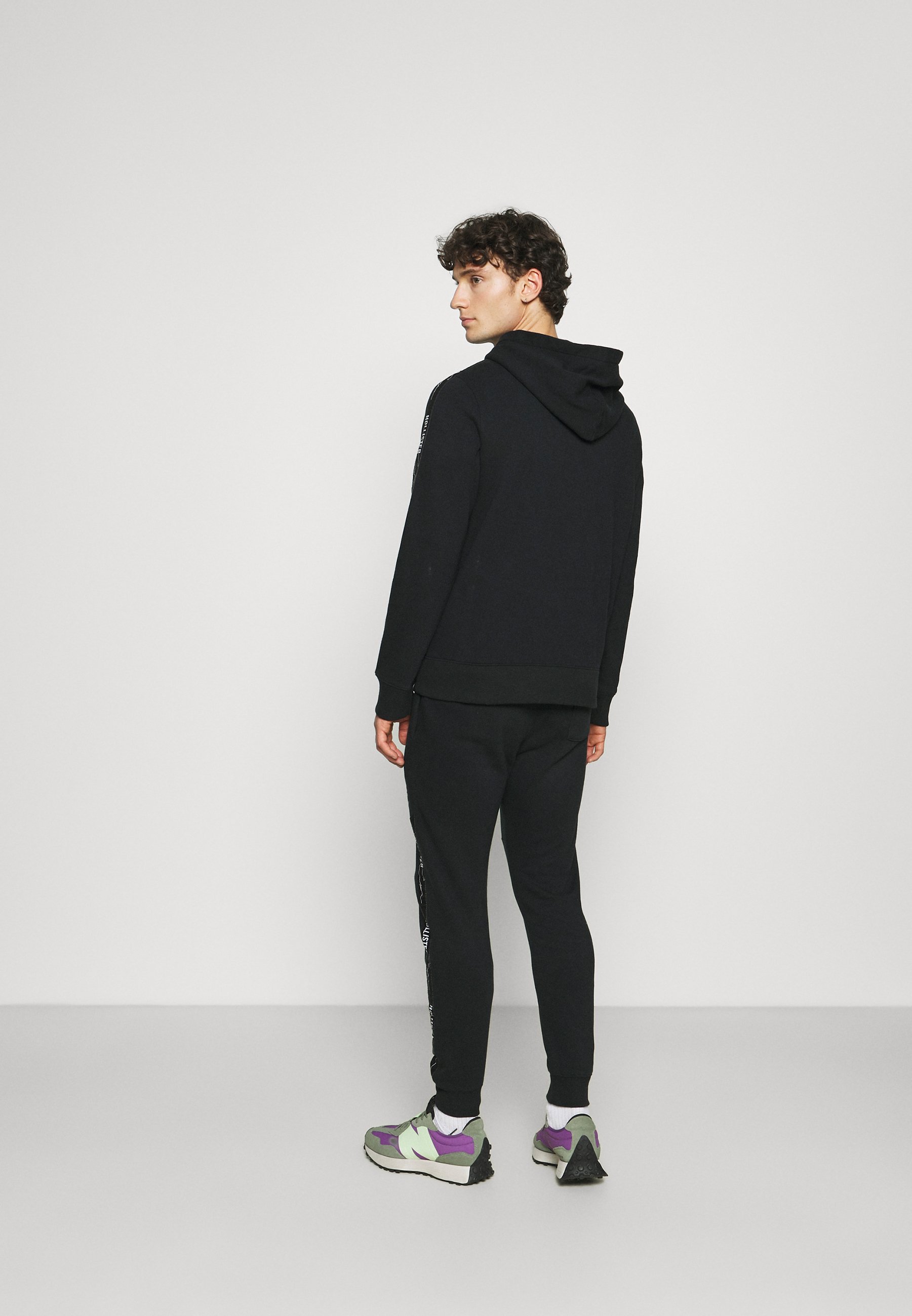 Chandal de Ropa para Hombre de Hollister | FASHIOLA.es
