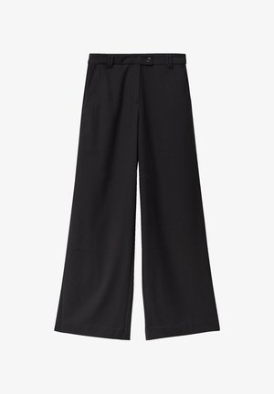 Pantaloni neri a gamba larga con passanti per cintura, tasche laterali, chiusura frontale con bottoni e zip.