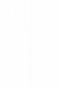 En person står barfodet på en sandstrand med havbølger, der blidt ruller ind under en klar himmel.