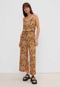 comma casual identity MIT SPAGHETTITRÄGERN - Top - schwarz