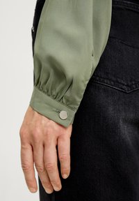 QS MIT AUSSCHNITT - Tunika