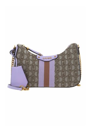 Borsa a spalla in tessuto marrone con motivo e dettagli lilla, con tracolla in catena dorata e una striscia marrone. Logo visibile sul fronte.