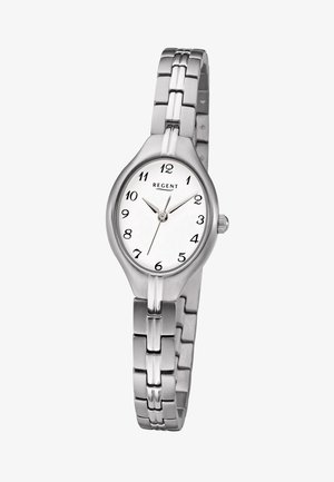 Montre-bracelet en métal argenté avec un cadran ovale blanc, des chiffres arabes noirs, trois aiguilles et un bracelet en métal à maillons.