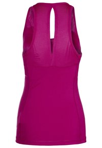 Strak sporttanktop in levendig magenta met een getextureerde mesh achterkant, voorzien van een racerback-ontwerp en een gladde stof voor comfort.