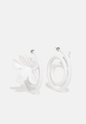 HUGO KREIT FLORAL TWIST - Pendientes - white