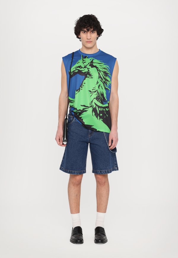 ENGINEERED SLEEVELESS  - Top2