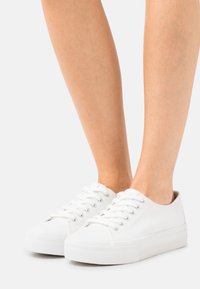 Tamaris Sneakersy niskie