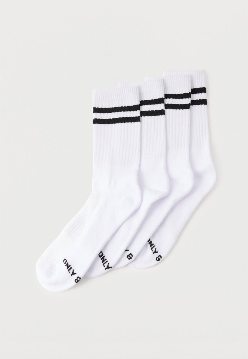 Hvide mandsokker, der har sorte dobbeltstriber øverst og sort tekst på undersiden. Fremstillet af en ribstrikket bomuldsblanding.