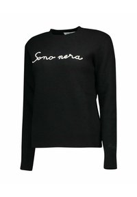 Maglione nero con maniche lunghe, scollo a girocollo e testo ricamato bianco "Sono nera" sulla parte anteriore. Tessuto morbido e vestibilità classica.