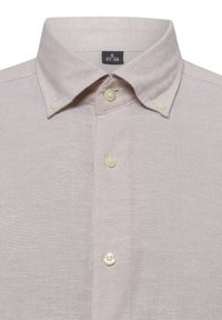 Hellrosa Leinenhemd mit Button-Down-Kragen, ausgestattet mit zwei Knopfverschlüssen und einem Etikett mit der Größe S (37-38). Dezente Struktur sichtbar.