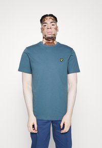 Lyle & Scott PLAIN - Paprasti marškinėliai - skipton blue