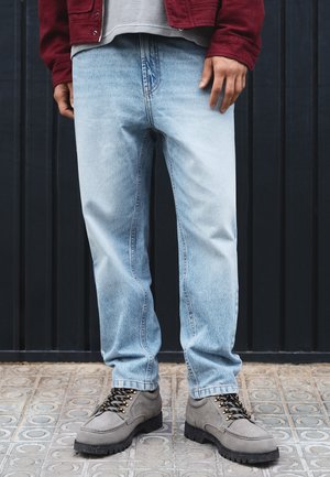Bershka, LOOSE FIT - JEANS - Jean large - light-blue denim