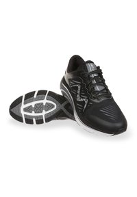 Czarne buty biegowe wykonane z siateczki i materiałów syntetycznych. Posiadają teksturowane wierzchy, amortyzowaną podeszwę oraz gumowe bieżniki z szarymi akcentami.