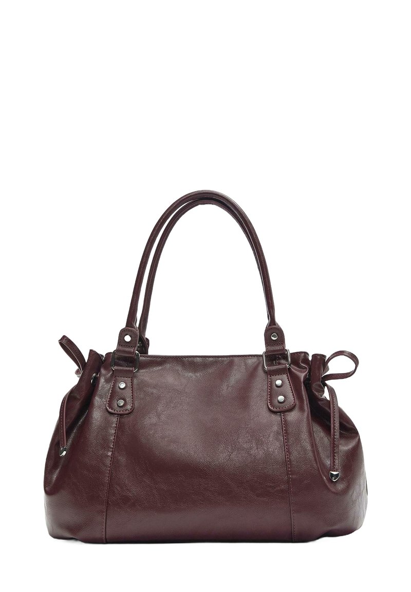 Ciemnobrązowa skórzana torebka z dwoma górnymi uchwytami, bocznymi troczkami oraz srebrnymi nitami na białym tle.