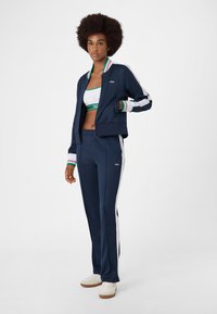 Fila SAGANO CROPPED  - Bomberjacks - black iris