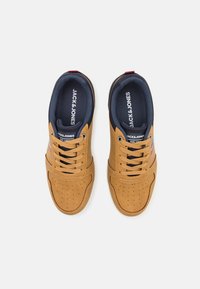 Jack & Jones JFWDANG COMBO - Sneaker low - honey
