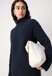 Marc O'Polo LONGSLEEVE STAND UP COLLAR - Strikkegenser - deep blue sea