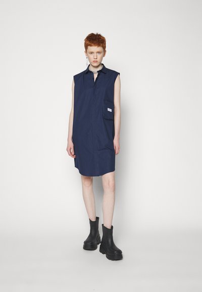 EDITHMARCEL SLEEVELES CHAMISIER - Robe chemise - blue