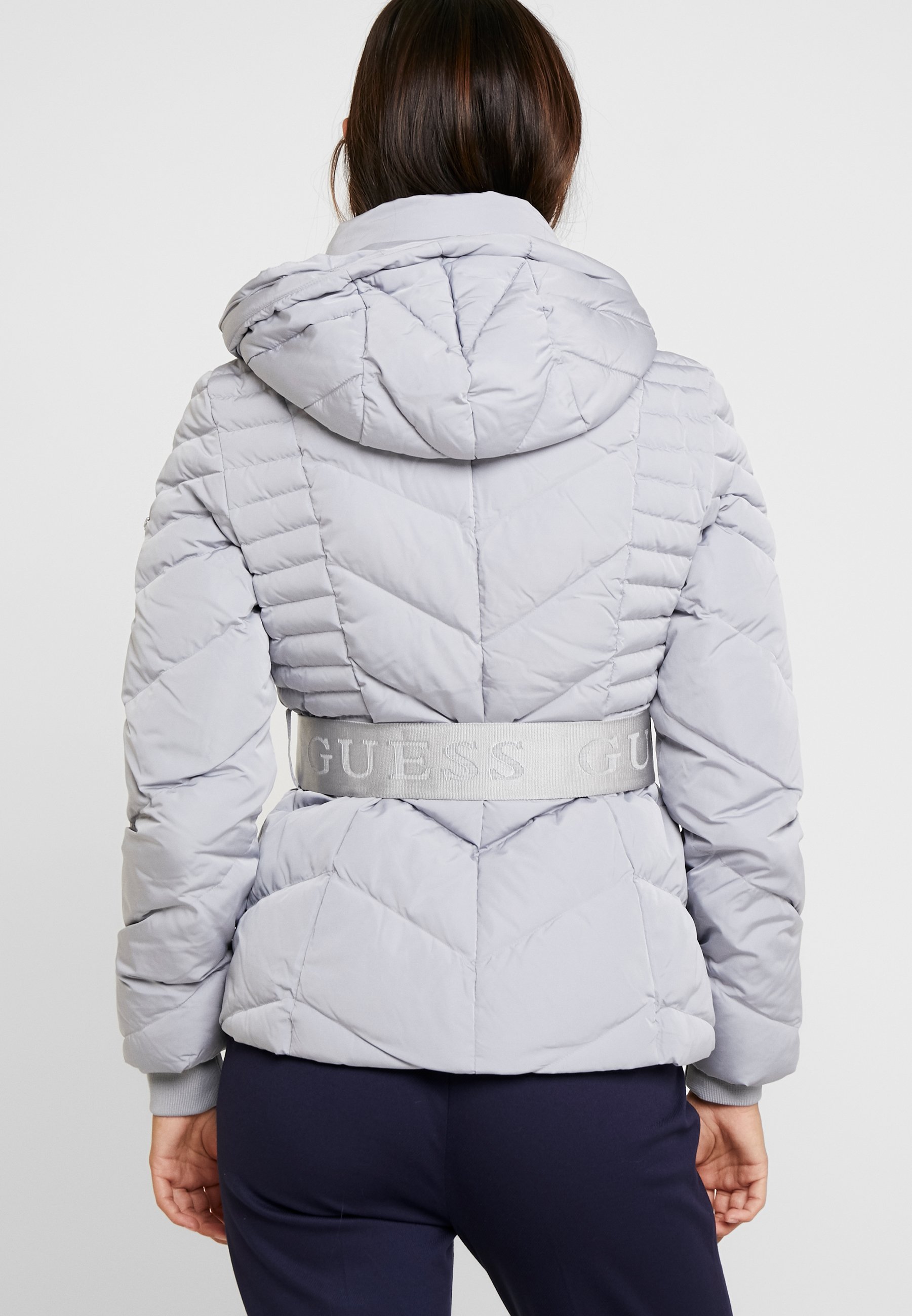 Guess PETRA JACKET Dunjacka mountain grey Zalando.se Guess SARA SHORT JACKET Dunjacka jet black Zalando.se