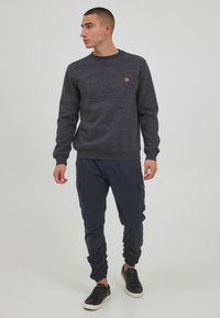 INDICODE JEANS IDARKADY - Sweatshirt - black mix