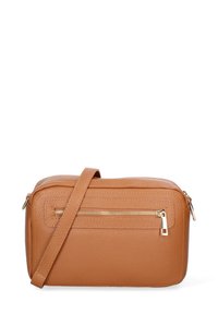 Borsa a tracolla in pelle color tan con finitura testurizzata, forma rettangolare, chiusura con cerniera superiore e una tasca con cerniera aggiuntiva sul retro.