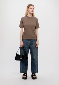 Filippa K MOCK NECK TEE - Camiseta básica - driftwood
