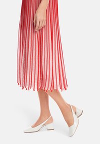 Marc Cain Strickkleid - flame red