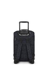 Mochila con ruedas, de tela texturizada negra con patrón abstracto, asa superior, asa telescópica, correas ajustables, compartimento con cremallera.