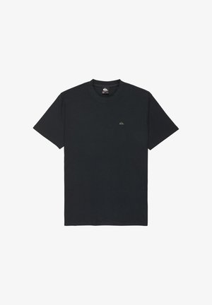 Schwarzes T-Shirt mit kurzen Ärmeln und Rundhalsausschnitt, mit einem kleinen Quiksilver-Logo auf der linken Brustseite und einem Markenetikett im Krageninnenteil.