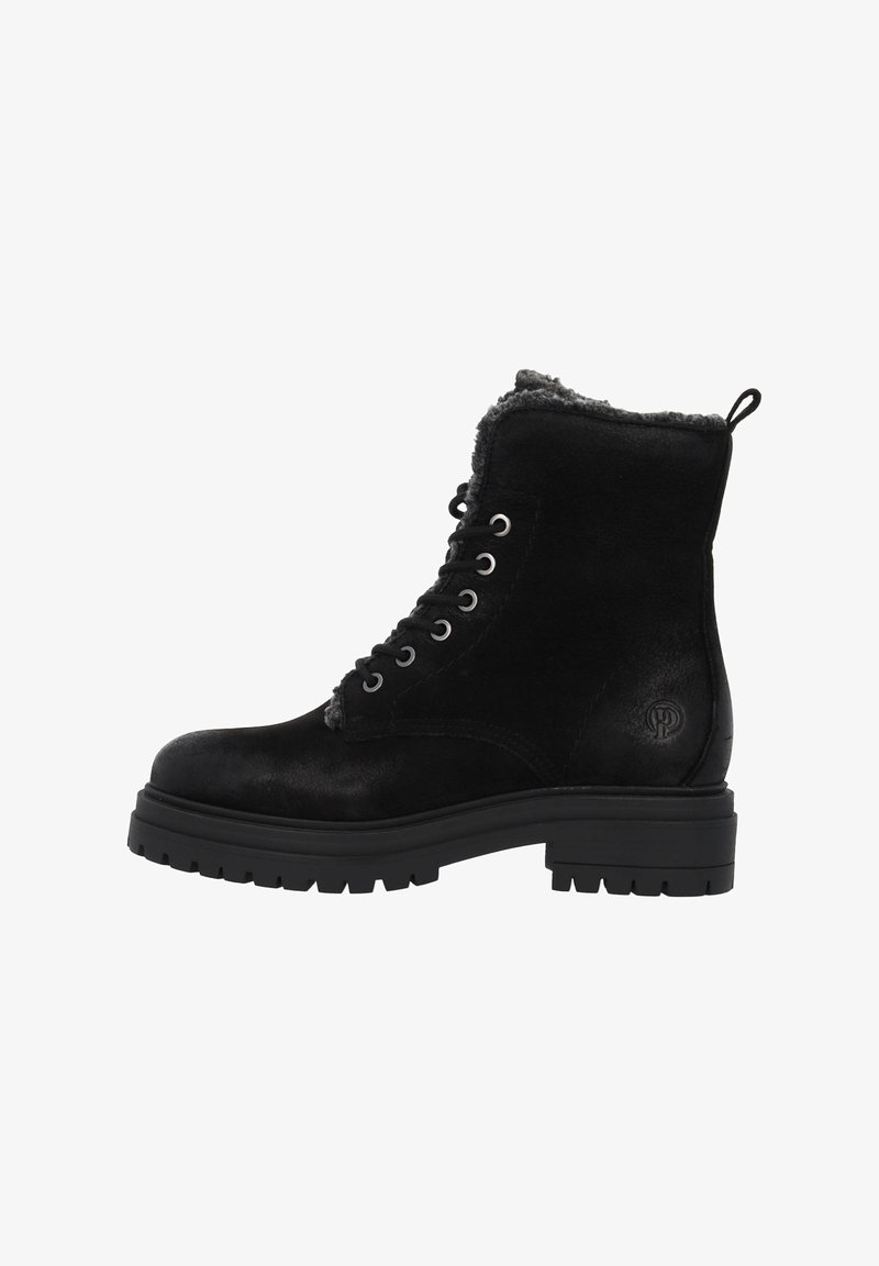 Botines negros con acabado de ante, cuello de piel sintética gris, ojales de metal y suela de goma gruesa con un patrón de relieve.