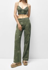 PULL&BEAR Pantalon classique - green