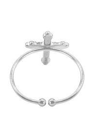 Srebrna pierścionek z zaokrągloną obrączką, z dekoracyjnym krzyżem na górze i dwoma kulistymi akcentami po obu stronach obrączki.