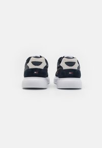 Tommy Hilfiger LIGHT CUP LTH MIX STRIPES - Sneakers basse - desert sky