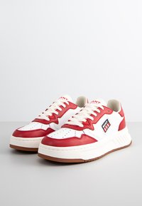 GANT YINSY - Sneaker low - white/red