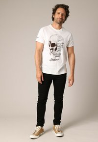 Non sélectionné, Natural