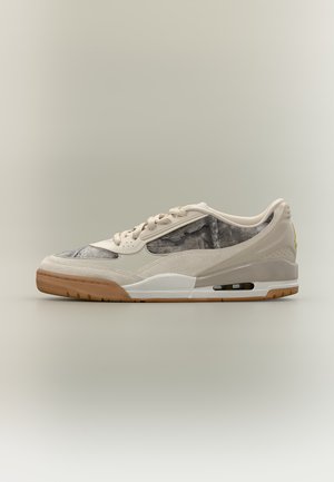 Jordan, AIR JORDAN ULTRA - Маратонки - lt orewood brn/brt citron-cream ii-phantom-gum med brown