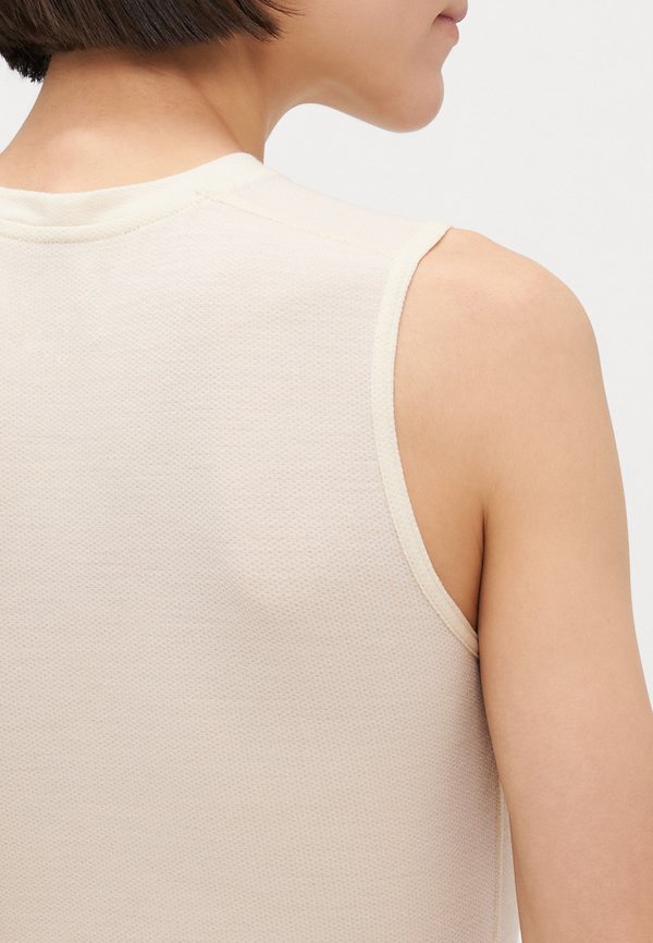 WOMENS ARC SLEEVELESS BASE LAYER - Undershirt3