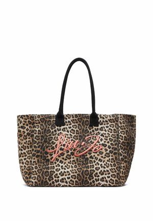 Bolsa tote con estampado de leopardo, asas negras y gran logo rosa en cursiva "Liu Jo" en el frente.