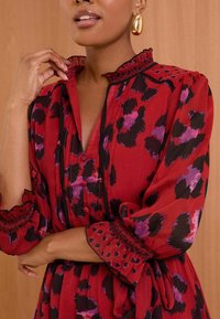 Love & Roses REGULAR FIT 3/4 SLEEVE  - Dnevna obleka - red animal