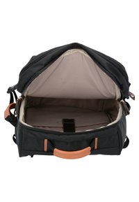 Borsa di tessuto nero con accenti in pelle, ampia apertura, fodera interna beige e un separatore all'interno. Parte superiore con zip e tracolla regolabile.