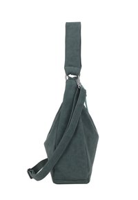 Borsa a secchiello verde in suede con tracolla regolabile e minuteria in metallo, mostrata di lato su sfondo bianco.