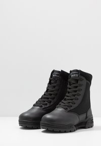 Magnum Boots Šněrovací kotníkové boty - black