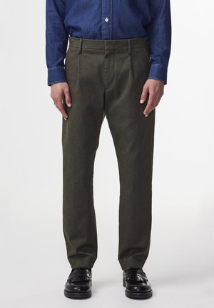 NN.07 BILL - Chinos - dark army - 354