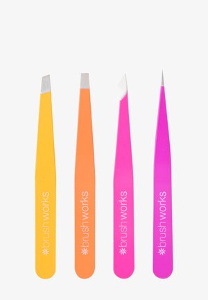 BRUSHWORKS 4 PIECE COMBINATION TWEEZER SET - Make-up-Pinsel - -
