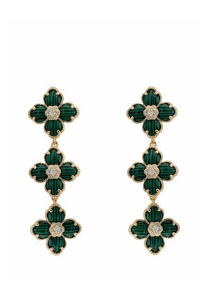 Goldene Ohrringe mit drei verbundenen grünen vierblättrigen Kleeblattformen, jeweils in der Mitte mit kleinen klaren Edelsteinen besetzt.