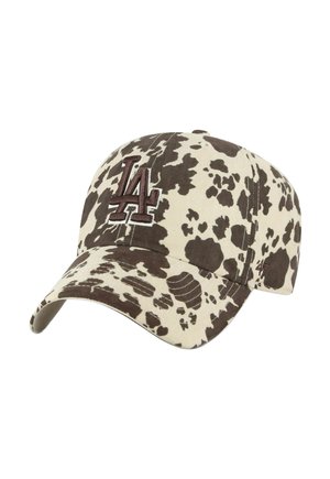 Beige-braune Baseballkappe mit Kuhmuster, vorne mit gesticktem dunkelbraunem "LA"-Logo und gebogenem Schirm.