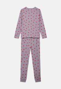 Μωβ πιτζάμα με μακριά μανίκια, διακοσμημένη με σχέδιο από μικρές κόκκινες καρδιές. Μαλακό ύφασμα με ελαστική μέση και ριμπ μανσέτες.