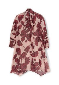 Durchsichtige rosa Bluse mit floralem Muster in Dunkelrot, ausgestattet mit langen Ärmeln, einem Bindekragen und einem leicht asymmetrischen Saum.