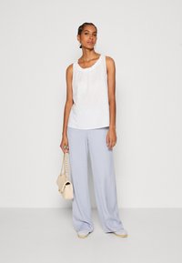 Esprit Topper - white